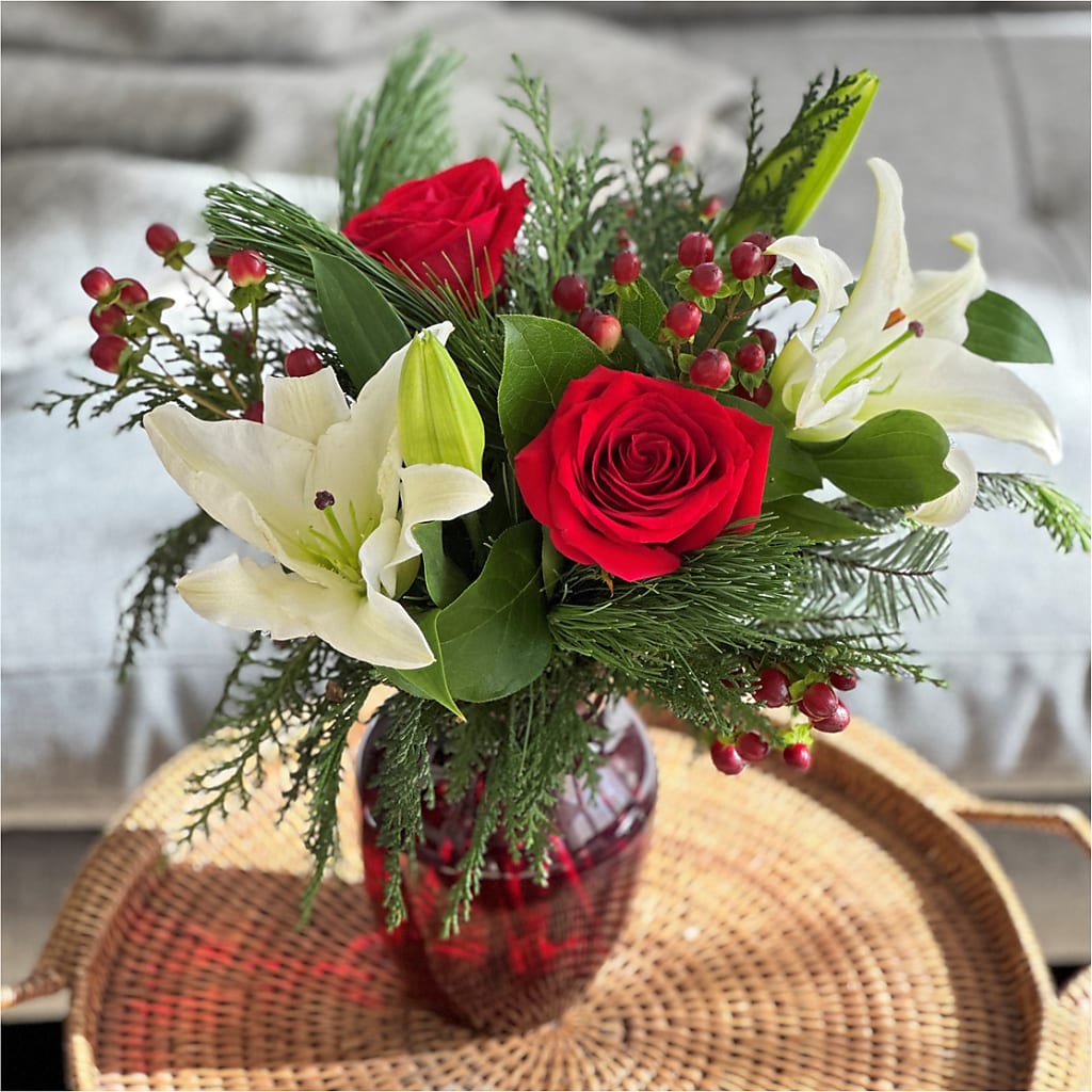 Evergreen Delight Bouquet – Roseland Floral Co Inc, Charlotte NC